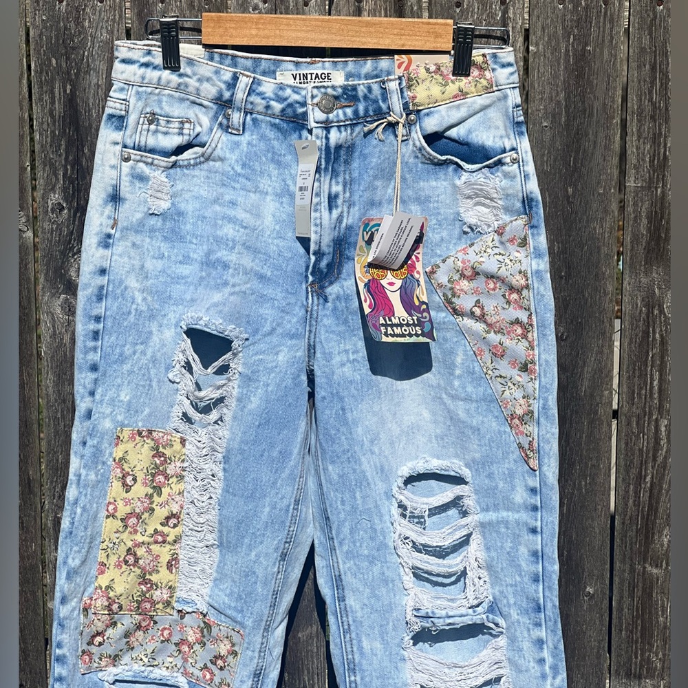 Francesca’s Vintage Almost Famous Harper Heritage Patchwork Acid Wash Jeans NWT - Picture 4 of 16